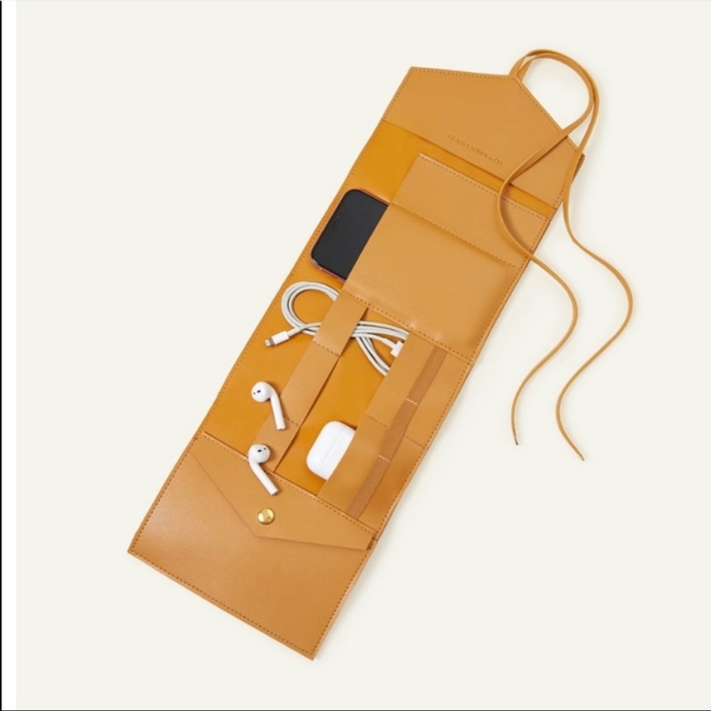New Glass Ladder & Co tech organizer roll